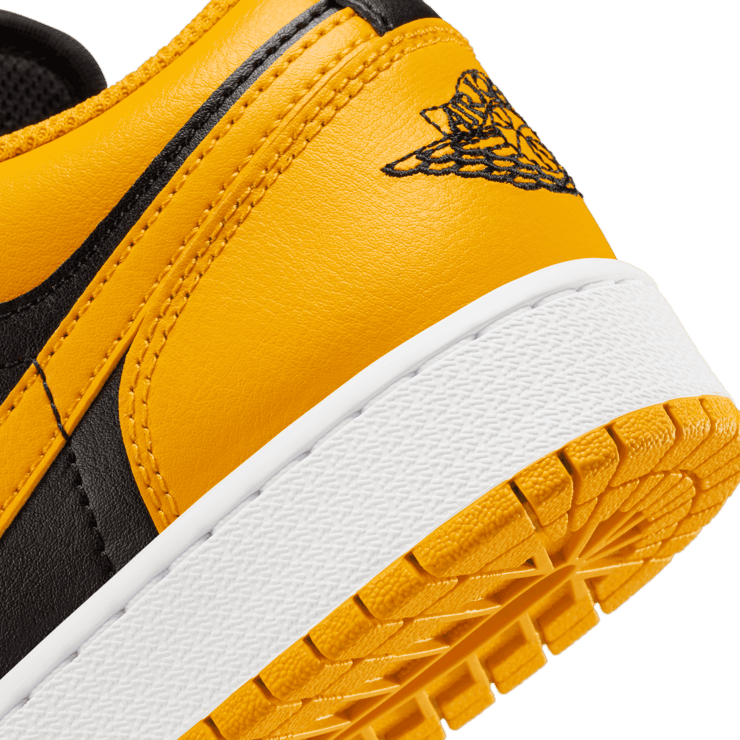 Jordan 1 Low Yellow Ochre (GS) Angle 5