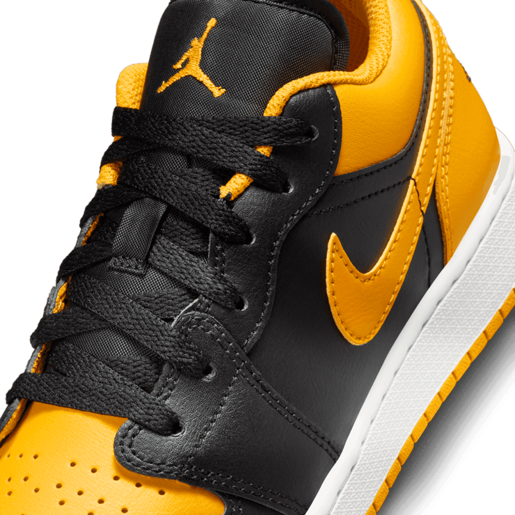 Jordan 1 Low Yellow Ochre (GS) Angle 4