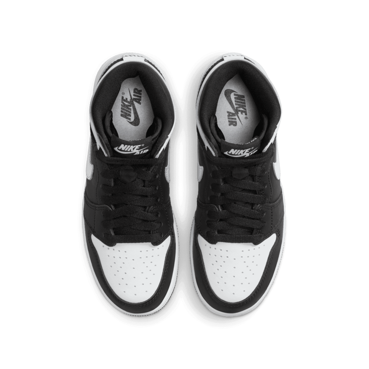 Air Jordan 1 Retro High OG Black White (GS) Angle 1