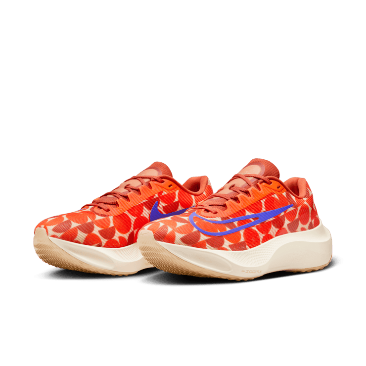 Nike Zoom Fly 5 Premium Road Angle 2