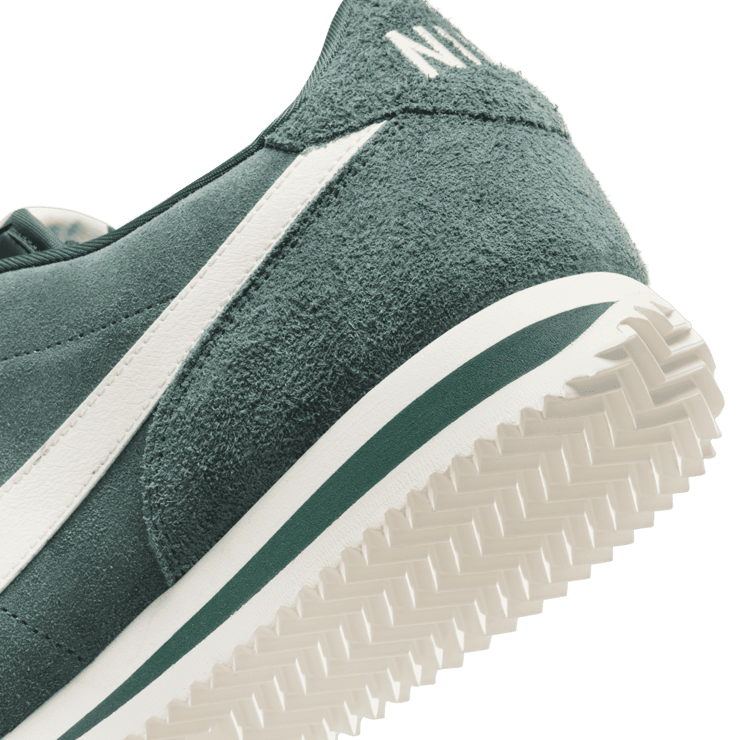 Nike Cortez 'Vintage Green' Angle 5