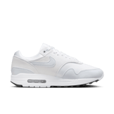 Nik Air Max 1 Football Grey (W) Angle 1