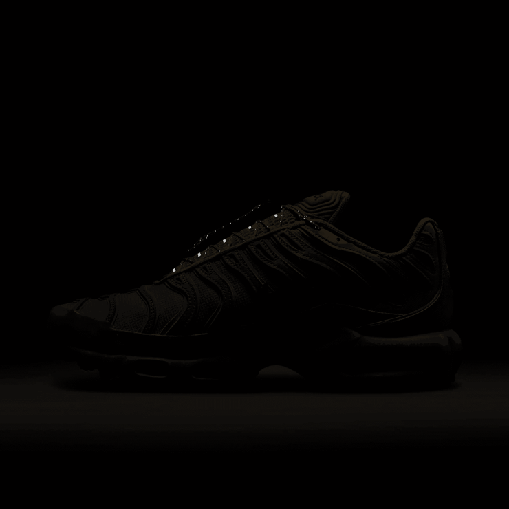 Nike Air Max Plus Handcrafted Sesame Angle 9