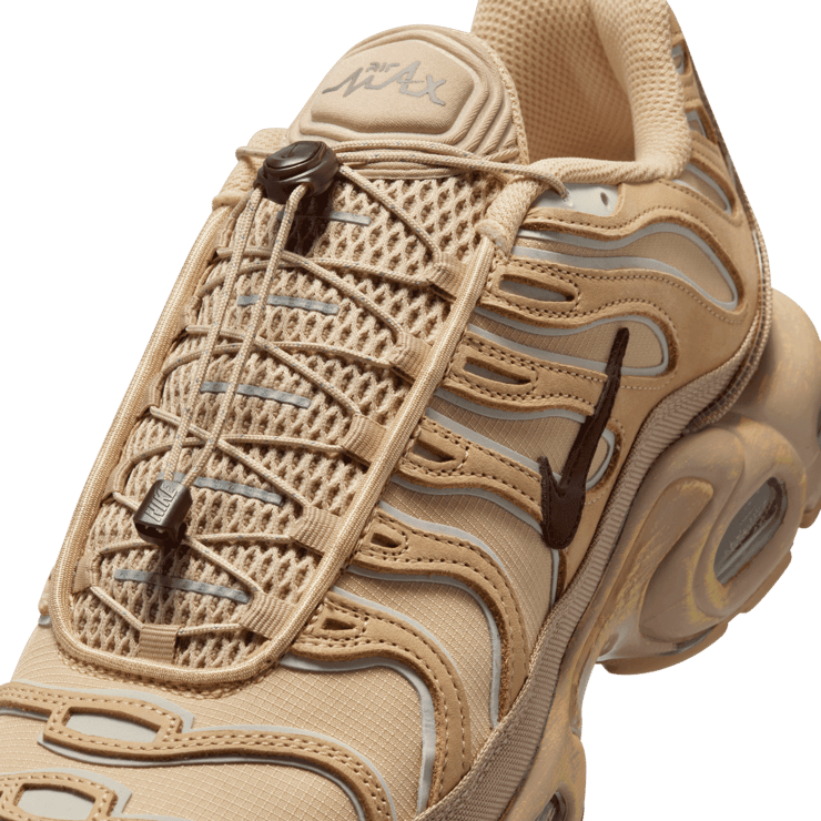 Nike Air Max Plus Handcrafted Sesame Angle 4