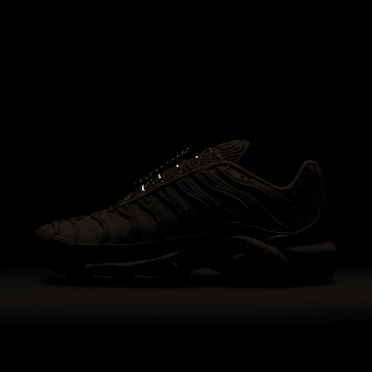 Nike Air Max Plus Handcrafted Sesame Angle 8