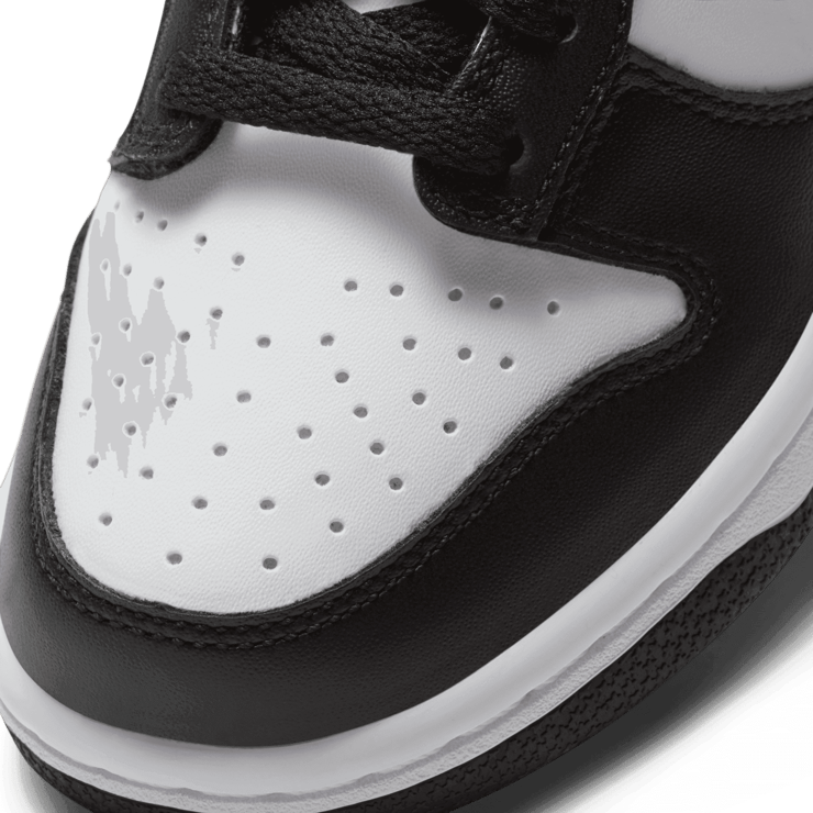 Nike Dunk Low Panda (GS) Angle 4