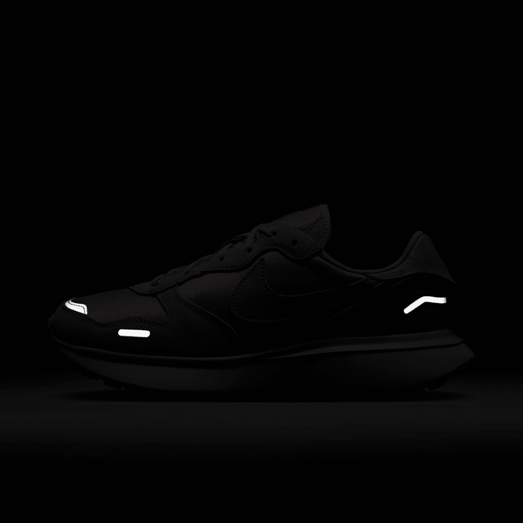 Nike Phoenix Waffle Angle 8