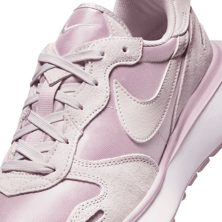 Nike Phoenix Waffle Angle 4