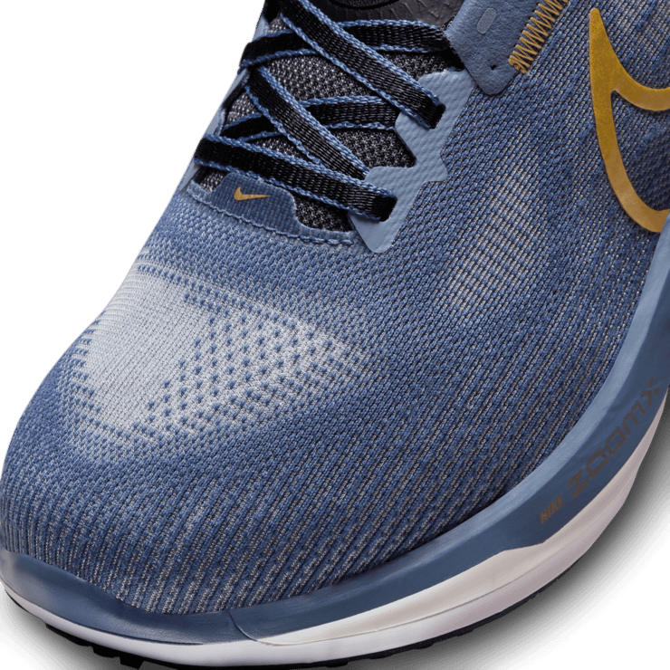 Nike Vomero 17 Road (Extra Wide) Angle 4