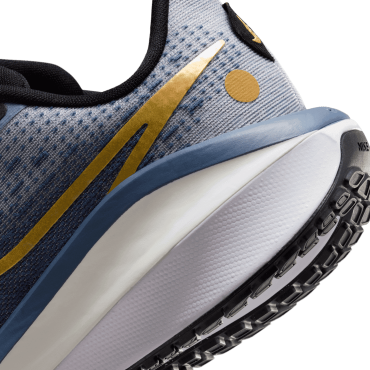 Nike Vomero 17 Road (Extra Wide) Angle 5