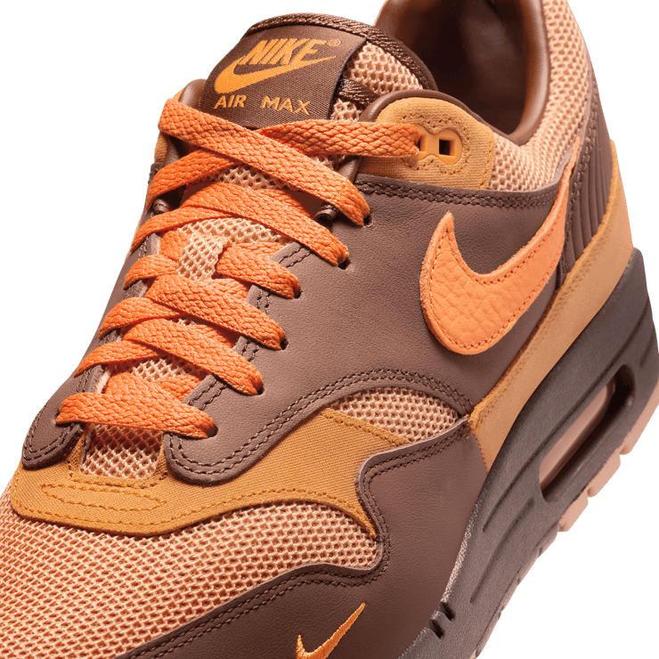 Nike Air Max 1 King's Day Angle 4