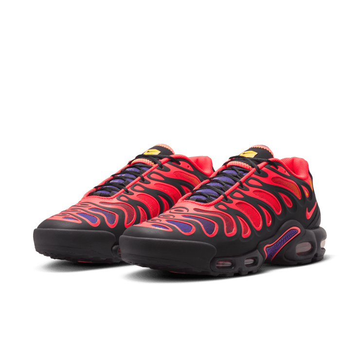 Nike Air Max Plus Drift Black Bright Crimson Angle 2