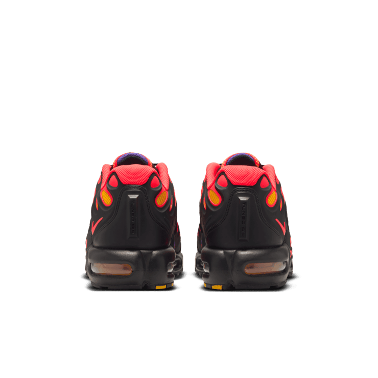 Nike Air Max Plus Drift Black Bright Crimson Angle 3