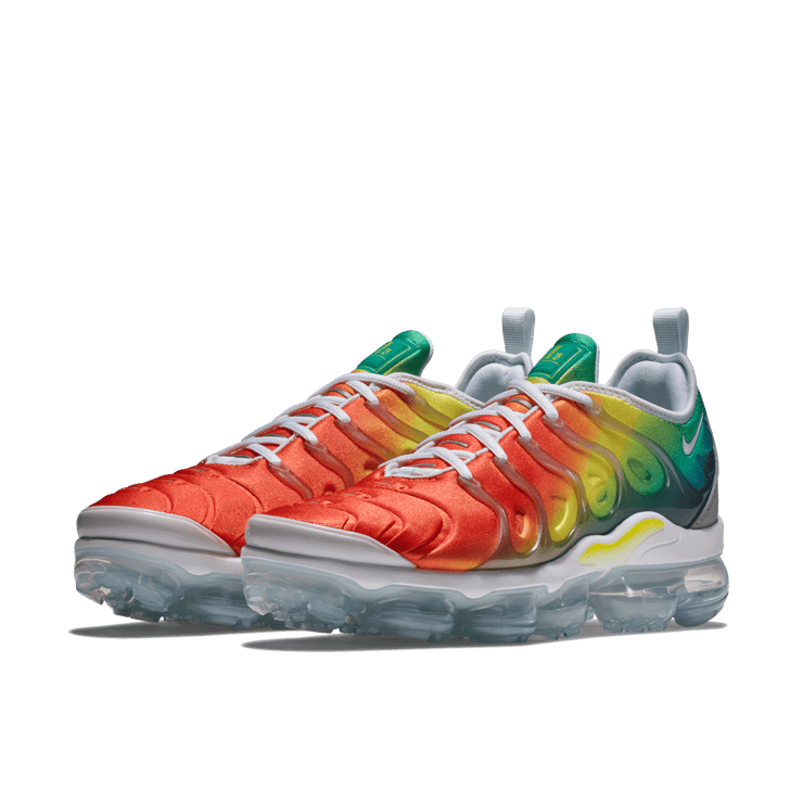 Nike Air Vapormax Plus Rainbow Angle 2