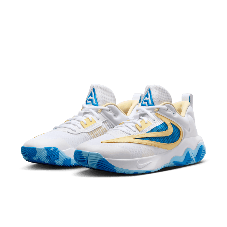 Nike Giannis Immortality 3 Basketball Angle 2