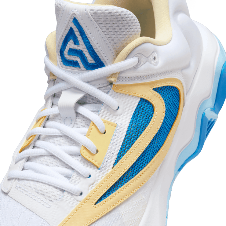 Nike Giannis Immortality 3 Basketball Angle 4