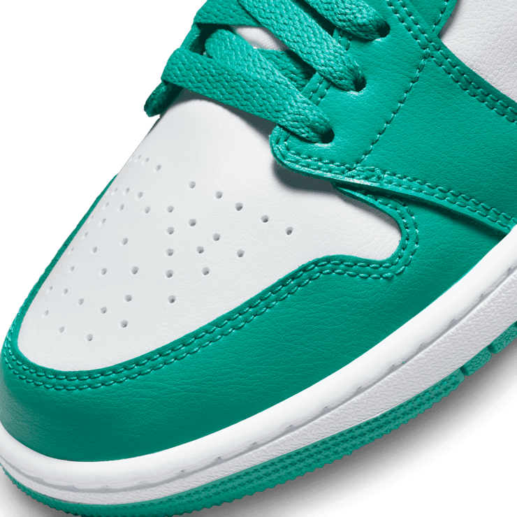 Jordan 1 Low New Emerald (W) Angle 4