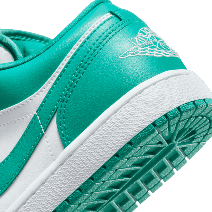 Jordan 1 Low New Emerald (W) Angle 5