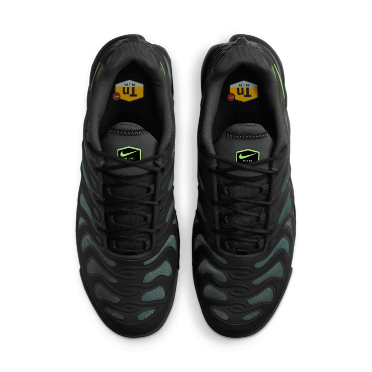 Nike Air Max Plus Drift Black Volt Angle 1