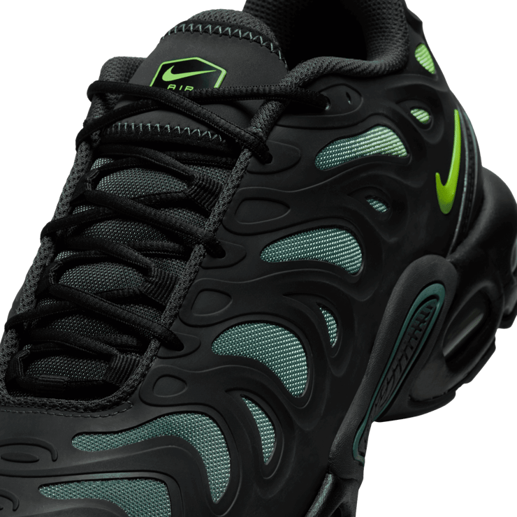 Nike Air Max Plus Drift Black Volt Angle 4