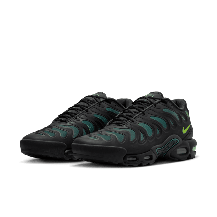 Nike Air Max Plus Drift Black Volt Angle 2