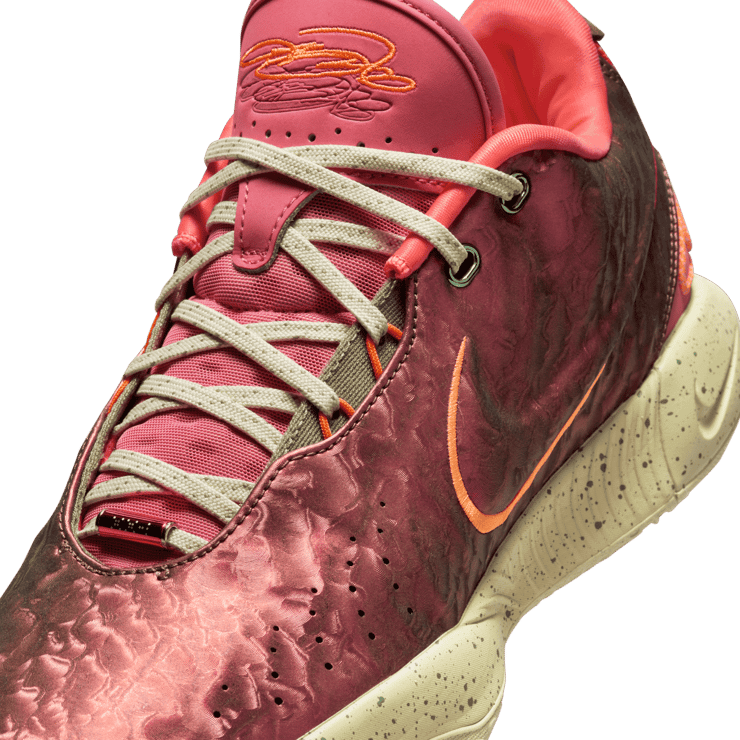 Nike LeBron 21 Queen Conch Angle 4