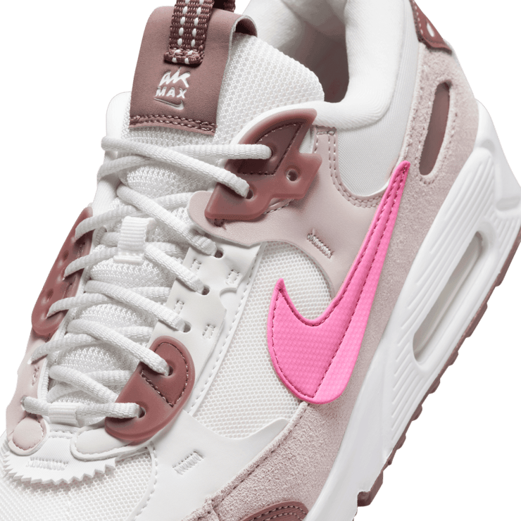 Nike Air Max 90 Futura Angle 5