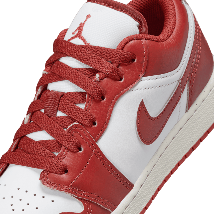 Air Jordan 1 Low SE Dune Red (GS) Angle 4