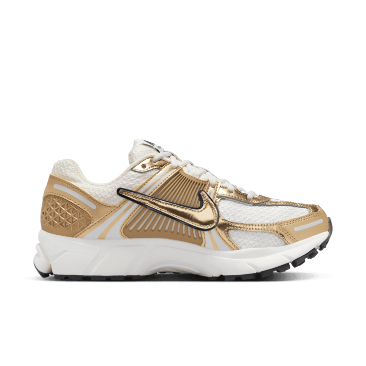 Nike Zoom Vomero 5 Gold (W) Angle 1