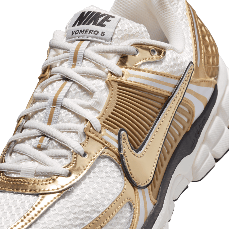 Nike Zoom Vomero 5 Gold (W) Angle 5