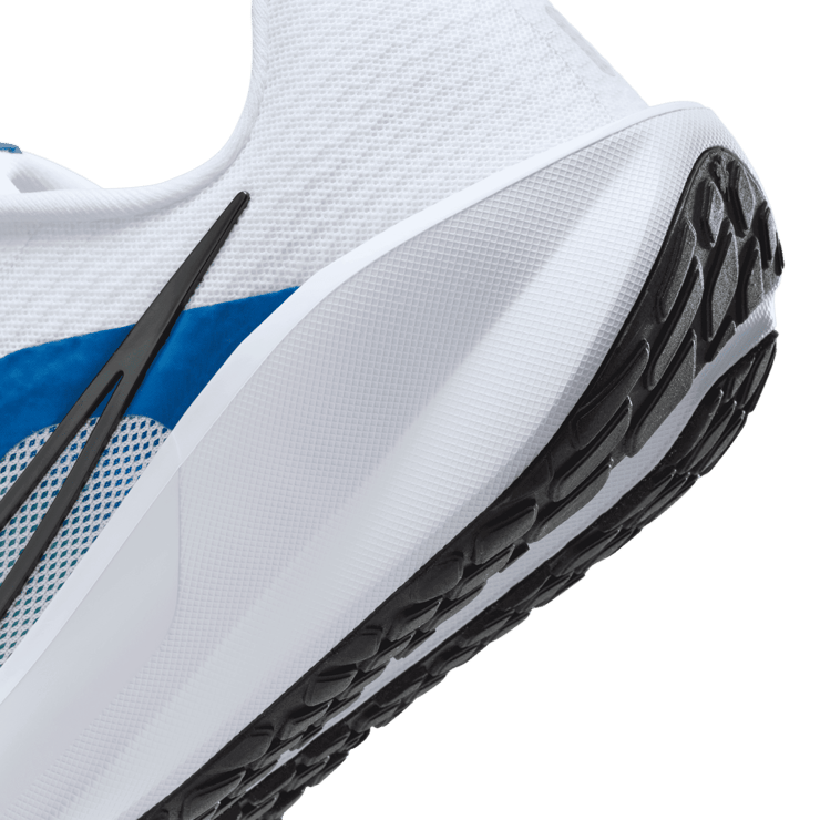 Nike Downshifter 13 Road Angle 5