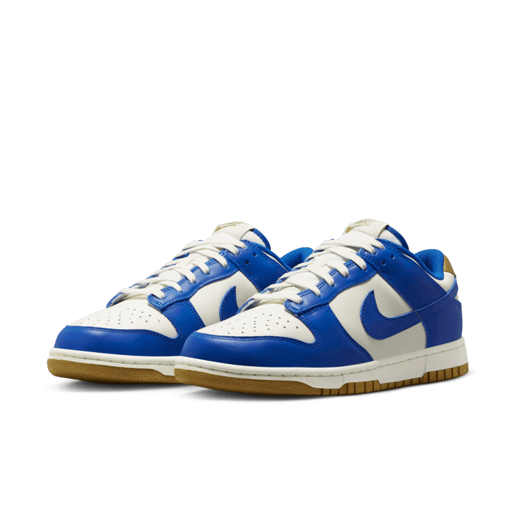 Nike Dunk Low Kansas City Royals (W) Angle 2