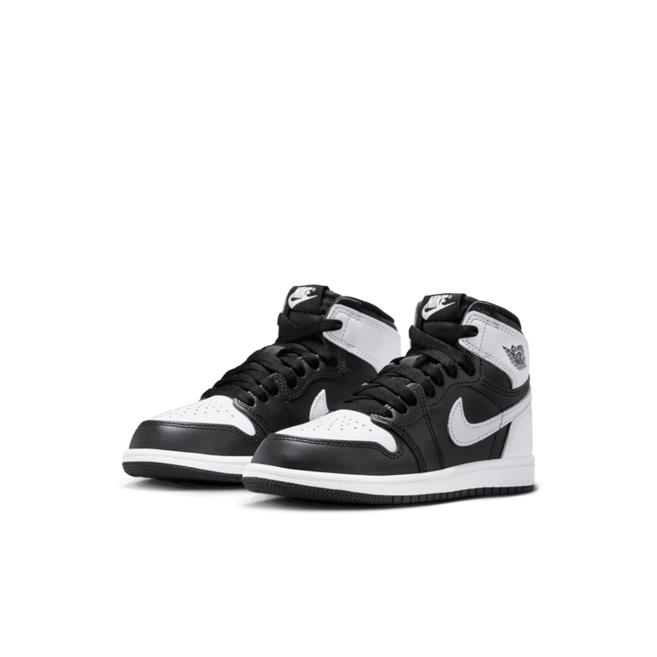 Air Jordan 1 Retro High OG Black White (PS) Angle 2