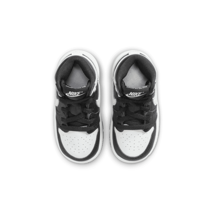 Air Jordan 1 Retro High OG Black White (TD) Angle 1