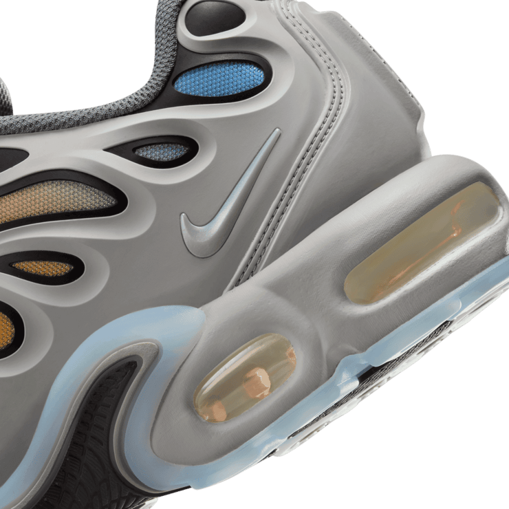 Nike Air Max Plus Drift Light Smoke Grey Angle 5