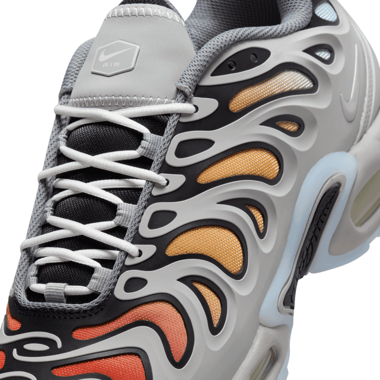 Nike Air Max Plus Drift Light Smoke Grey Angle 4