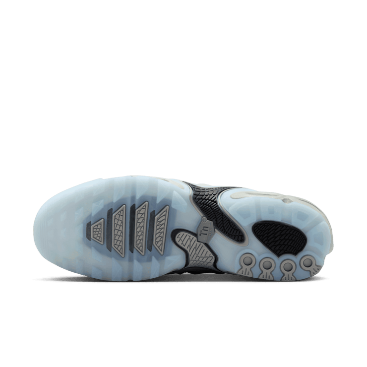 Nike Air Max Plus Drift Light Smoke Grey Angle 0