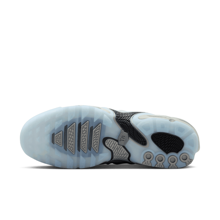 Nike Air Max Plus Drift Light Smoke Grey Angle 0