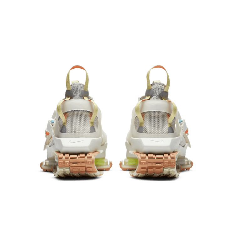 Nike ISPA Road Warrior Sail Angle 3