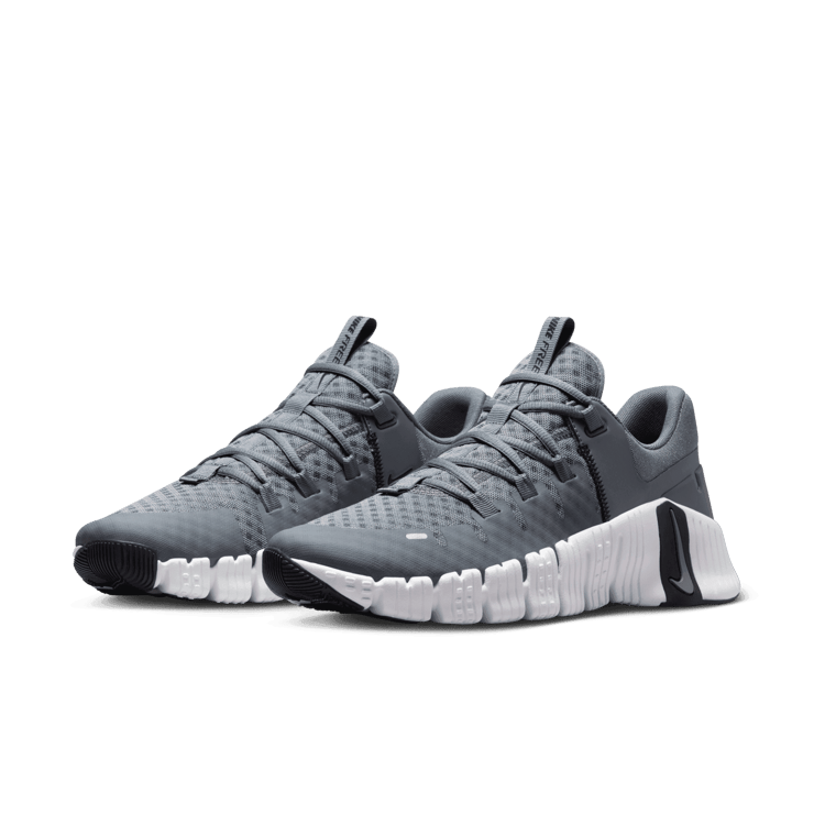 Nike Free Metcon 5 'Smoke Grey' Angle 2