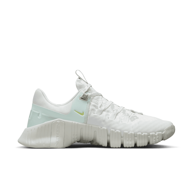 Nike Free Metcon 5 Premium Workout Angle 1