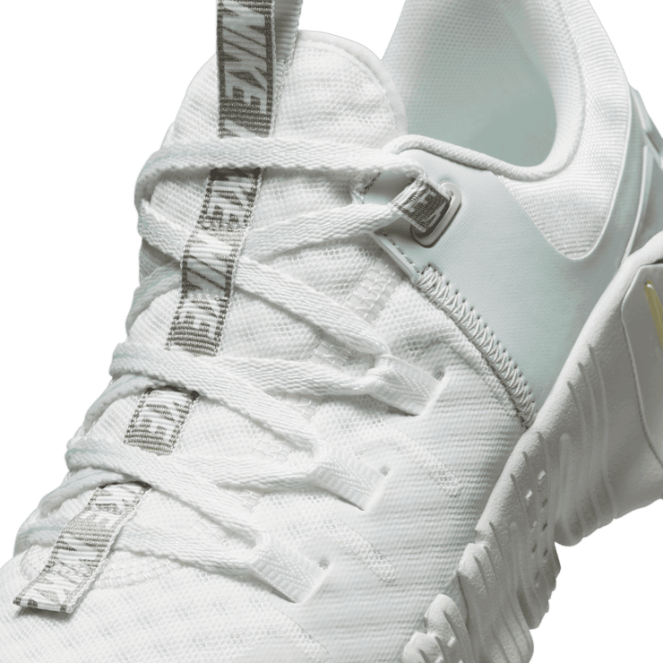 Nike Free Metcon 5 Premium Workout Angle 5