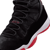 Air Jordan 11 Retro Bred Velvet (W) Angle 4