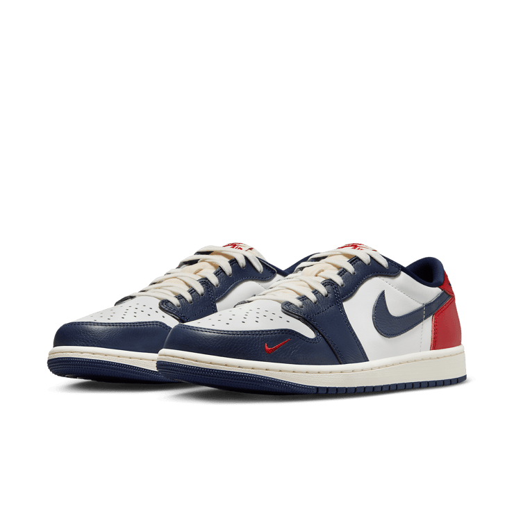 Air Jordan 1 Retro Low OG Howard University Angle 3