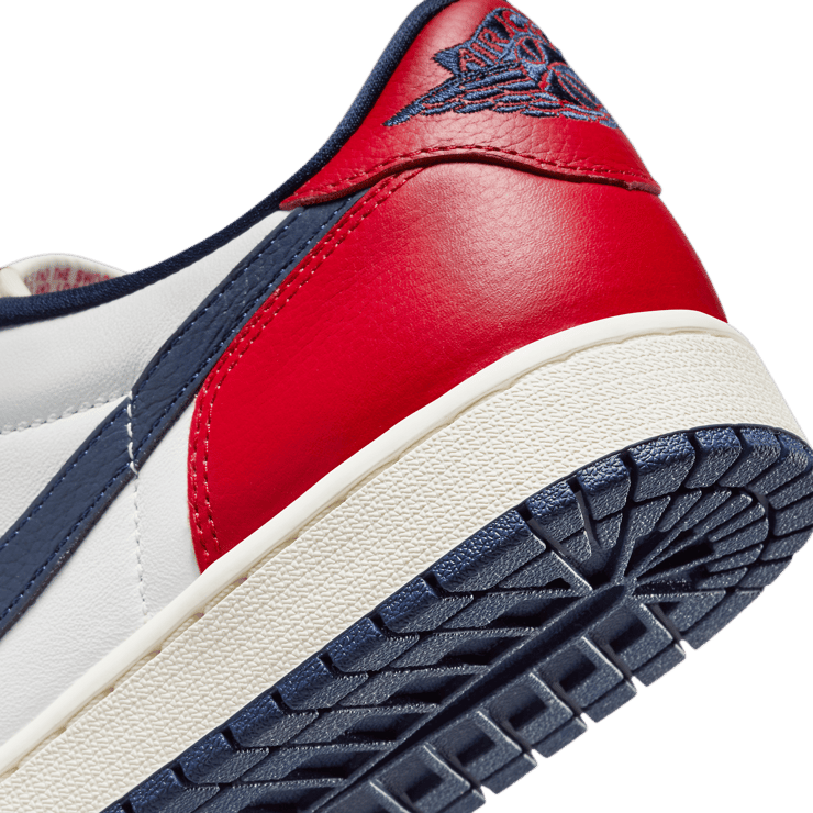 Air Jordan 1 Retro Low OG Howard University Angle 6