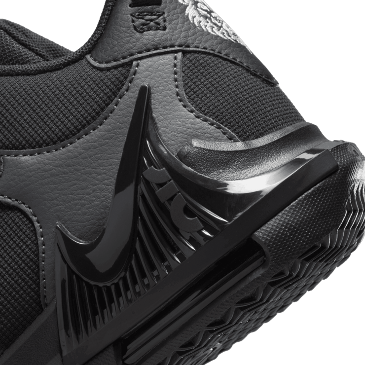 Nike LeBron Witness 7 GS 'Black Anthracite' Angle 4