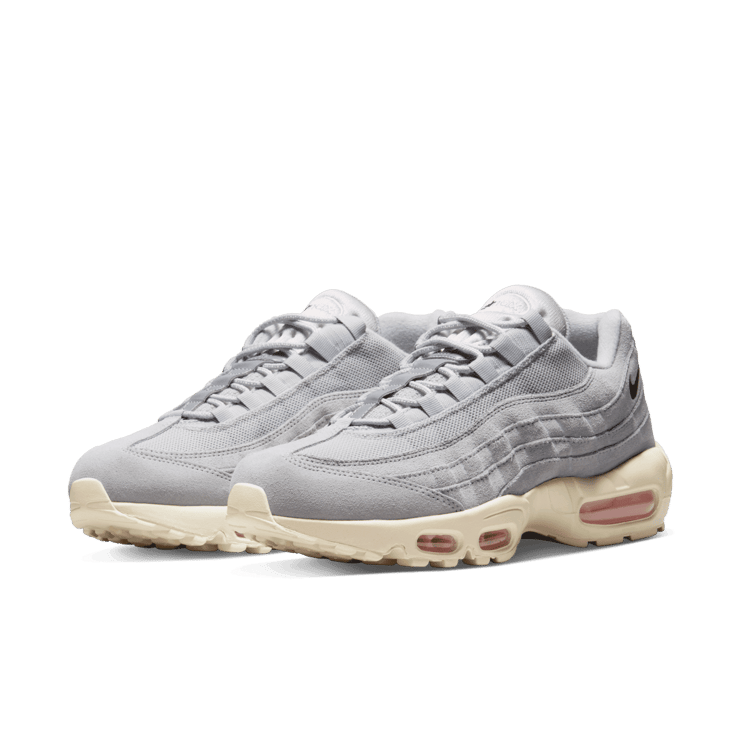 Nike Air Max 95 Grey Fog and Pink Foam Angle 2