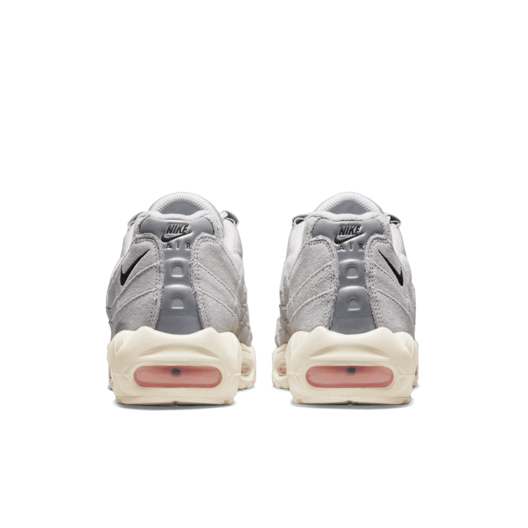 Nike Air Max 95 Grey Fog and Pink Foam Angle 3