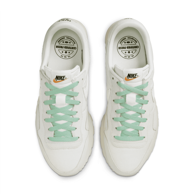 Nike Air Pegasus 83 Premium Vintage Sail Angle 1