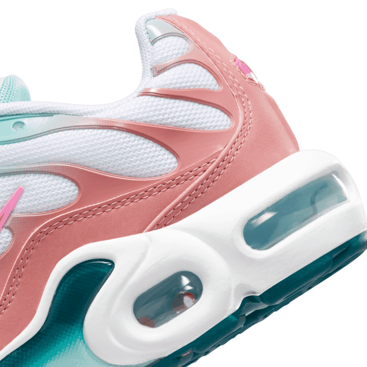 Nike Air Max Plus GS 'Red Stardust Jade Ice' Angle 5